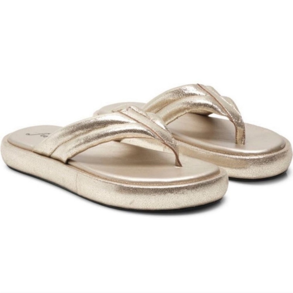 Free People metallic puffy sandals sz 37.5